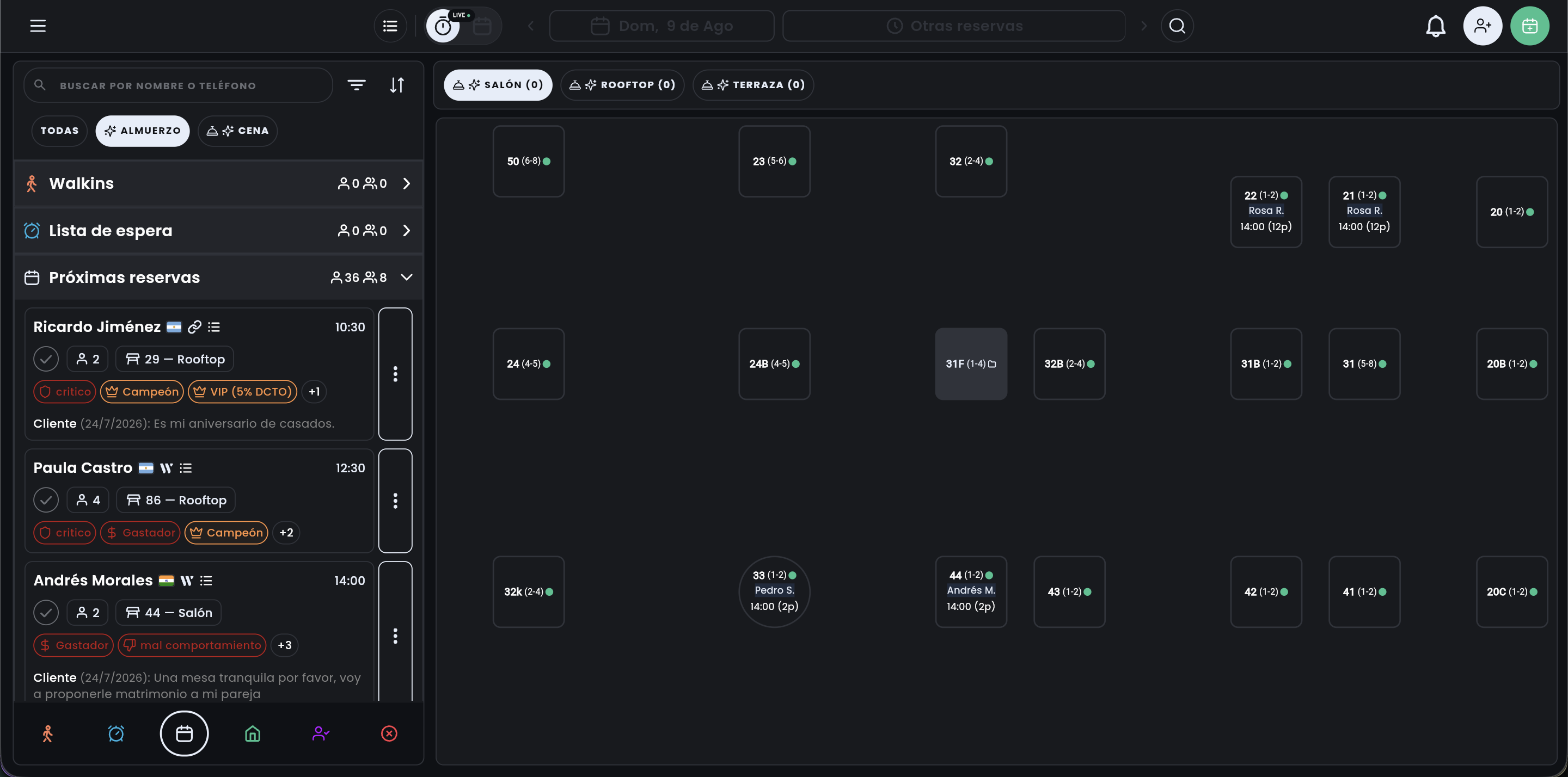 Visión Recepcionista: el panel lateral con walk-ins, lista de espera y próximas reservas, y el plano del salón con el estado de cada mesa en vivo